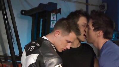 Taking Two Cocks DP Gay Porn Tube