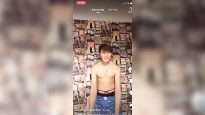 Home alone Jak cam show thighs teen