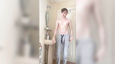 Total Hottie Bathroom Boys Porn