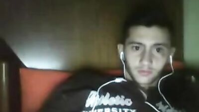 Young Cuties Bareback Webcam Show: Great Round Fit Ass!