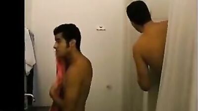 Shower Screams: Gay Porns New Anthem!