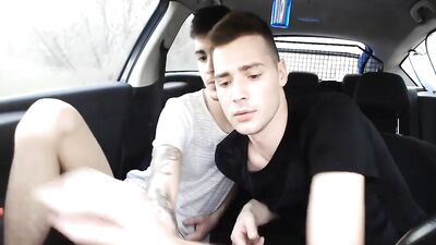 Fucking in the Car: Twinks Bareback Adventure
