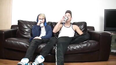 Sexy Twinks Raw Flip Fuck: The Hottest Bareback Action!