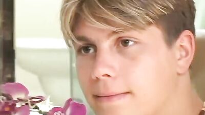 Gay Porn Shooting: Hot Guy with Huge Dick and His Photoshoot Adventure!