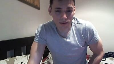 Skinny twink on cam- Twinks1.com