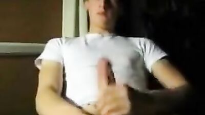 Stroking To Porn : Gay Amateur Solo Web-Cam Adventure