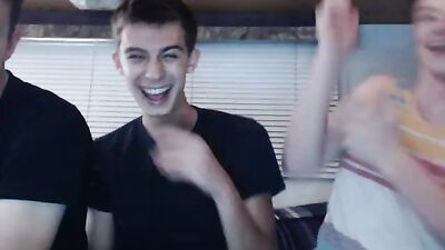 Gay Porn Amateurs: Cum Shots and Handjobs - Cam 8337