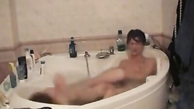 Gay Porn: Jungs in der Wanne - The Ultimate Thrill!