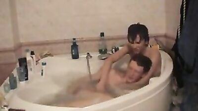 Gay Porn: Jungs in der Wanne - The Ultimate Thrill!
