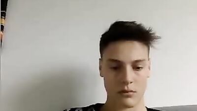 Web-Cam Butt Amateur Solo: Like It or Not?