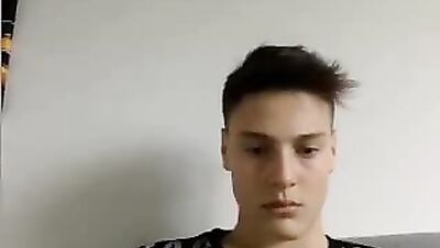 Web-Cam Butt Amateur Solo: Like It or Not?