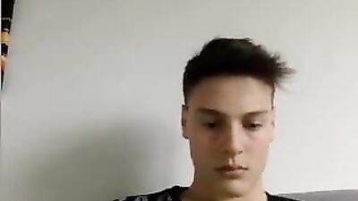 Web-Cam Butt Amateur Solo: Like It or Not?