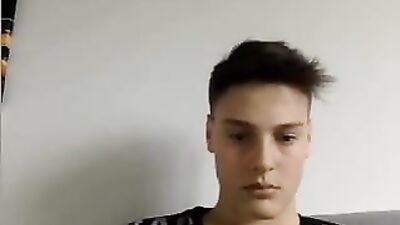 Web-Cam Butt Amateur Solo: Like It or Not?