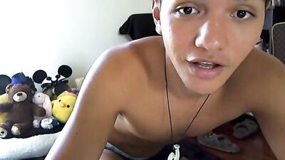 Cumming Hawaiian Twink Prince Kekoas Web-Cam Sexcapade!