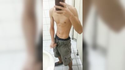 Cute Webcam Solo Wanker - A sexy and sensual solo web-cam performance by a hot young stud! Get ready to enjoy the hottest gay porn video ever!