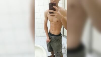Cute Webcam Solo Wanker - A sexy and sensual solo web-cam performance by a hot young stud! Get ready to enjoy the hottest gay porn video ever!