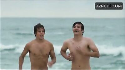 Naked Runs - Jesse Fergus: Exploring Gay Porn in Newcastle!