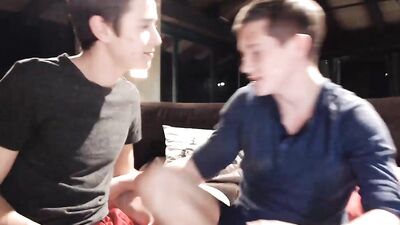 Gay Porn: Hot Twinks on Webcam Fuck for Tips!