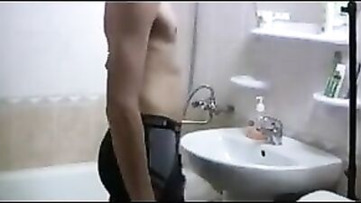 Soapy Cock Handjob: The Ultimate Amateur Cum Shots Experience!