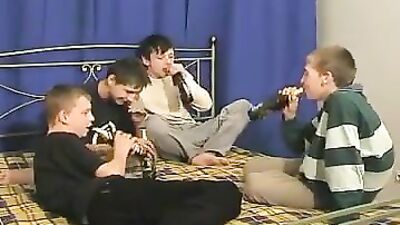Hot boys foursome bareback orgy: sucking, fucking and cumming wild!