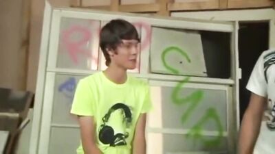 Skateboarding Twinks - Bareback Skater Twinks