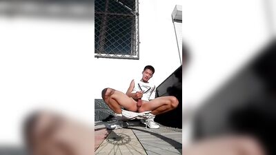 Outdoor Exposure - Amateur Asian Public Wanker!