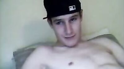 Gay Porn Amateur Solo Web-Cam: Jerking Wood