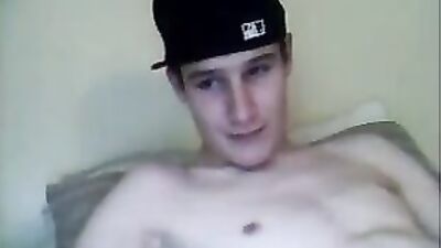 Gay Porn Amateur Solo Web-Cam: Jerking Wood