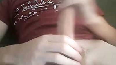 Gay Porn Amateurs Whack Off Online!