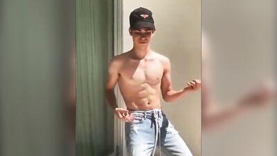 Gay Porn Dancing Boyie: Sexy and Sensual Explosion!
