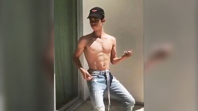 Gay Porn Dancing Boyie: Sexy and Sensual Explosion!