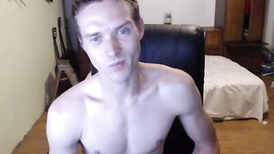 Muscle Twink Cam Boy Loves Cars and His Hot Body