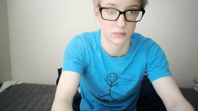 Young stud with dildo wanks and cums in wild solo session!