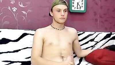 Gay Cam Masturbation: Naked Amateur Web-Cam Solo Show!