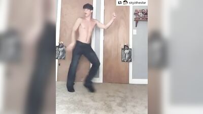 Gay Porn Dancer - SEXY Amateur Video!