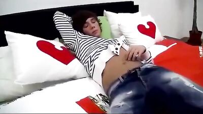Young Twink Solo Action - Amature Bedroom Play