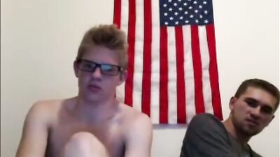 Strawberry Bliss: Sucking and Nibbling with an Amateur SomenteNovo