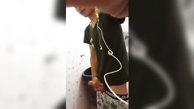 Big load online: Web-Cam Men in Action!