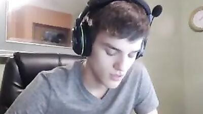 Gay Porn Headset Chat : Big Cocks Web-Cam Solo