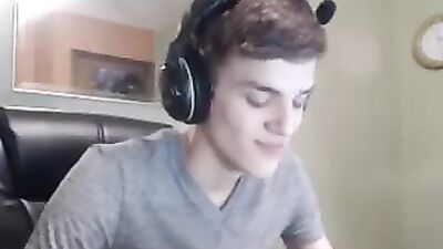 Gay Porn Headset Chat : Big Cocks Web-Cam Solo