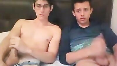 Two Players Web-Cam Oral Solo: Raw and Steamy Gay Porn Action!