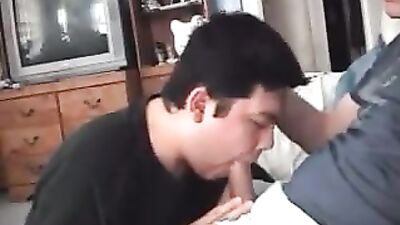 Gay Porn - Chubs Oral Pleasure with Cable Guy!