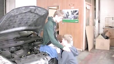 Dans le garage