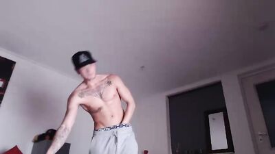 Gay Porn Appliance Reignites with Amateur Big Cocks Handjob!