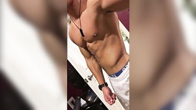 Muscle Lovers Web-Cam Handjob - The Ultimate Gay Porn Experience