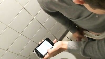 Toilet Spy - Cum Shots Web-Cam!