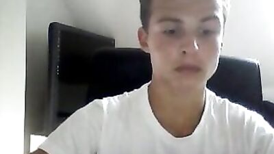 Frenchies Ass Play: A Gay Porn Web-Cam Showdown!