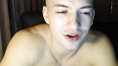 Hot Body on Cam: The Hottest Amateur Web-Cam Show Ever!