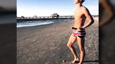 Sexy Feet Boys: Foot Worship and Music Pleasure!