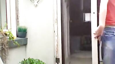 Outdoor Cumshots: Dudes Handjob Adventure